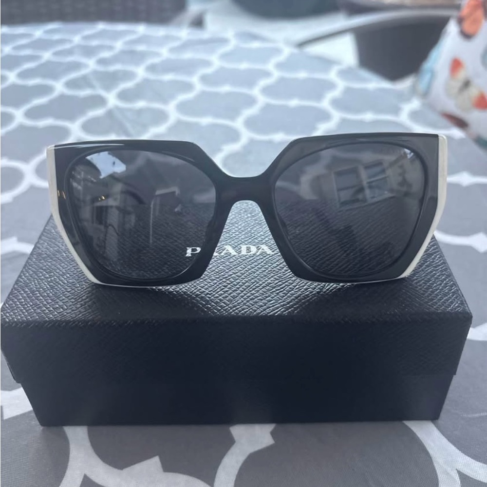 Prada Two-Tone Black and White Oversized Cat-Eye Sunglasses - Picture 2 of 4